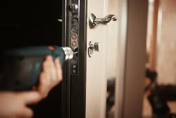 Sửa khóa cửa sắt
